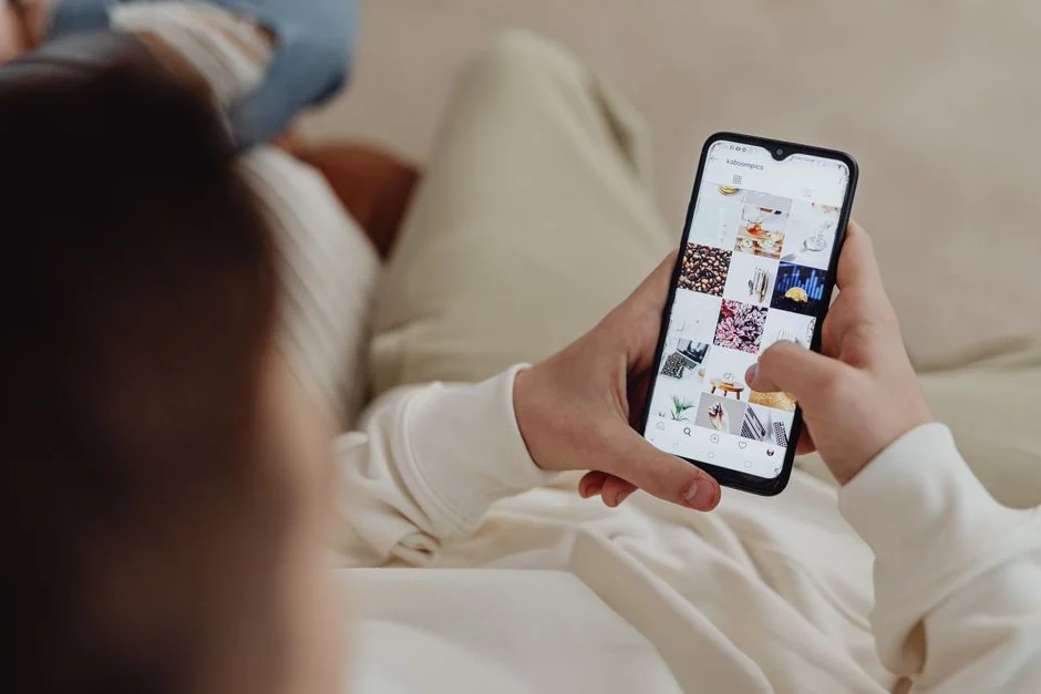 Facebook page of an entrepreneurs social media on desktop and mobile.